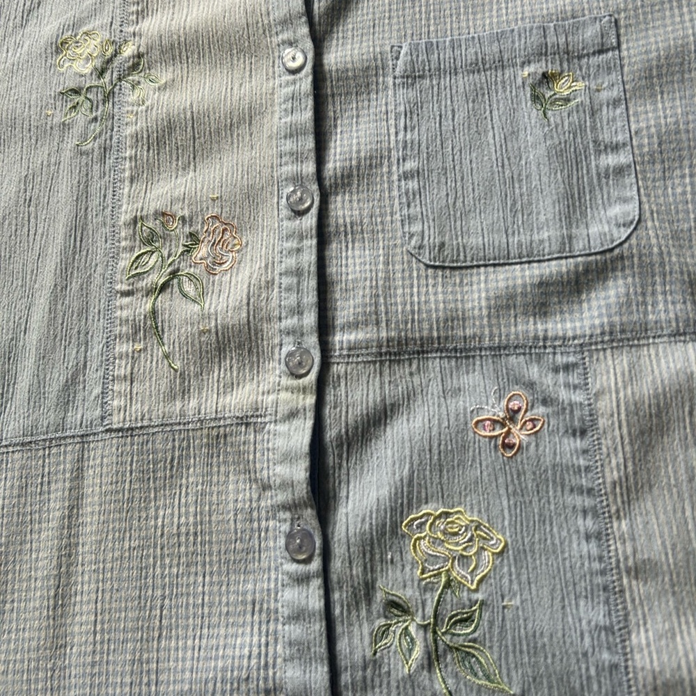 Embroidered Button-Up - Picture 3 of 6